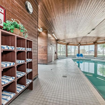 Stony Plain Inn & Suites 外观 照片