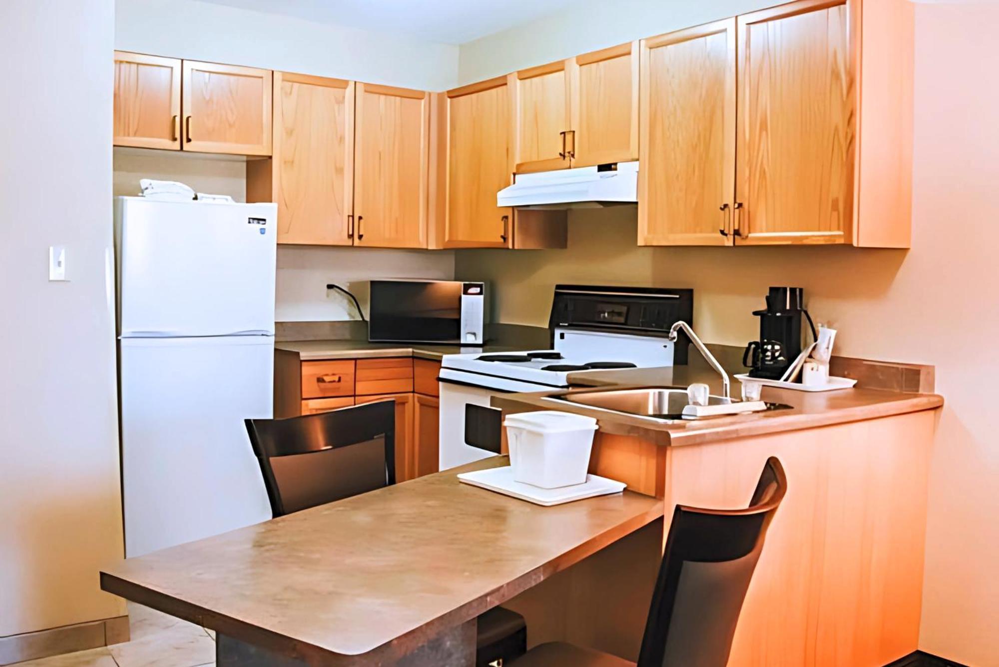 Stony Plain Inn & Suites 外观 照片