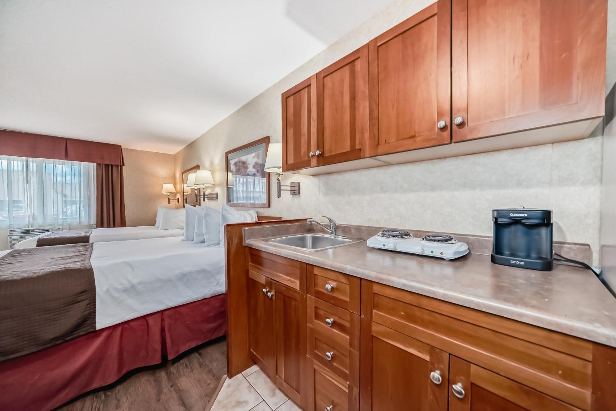 Stony Plain Inn & Suites 外观 照片