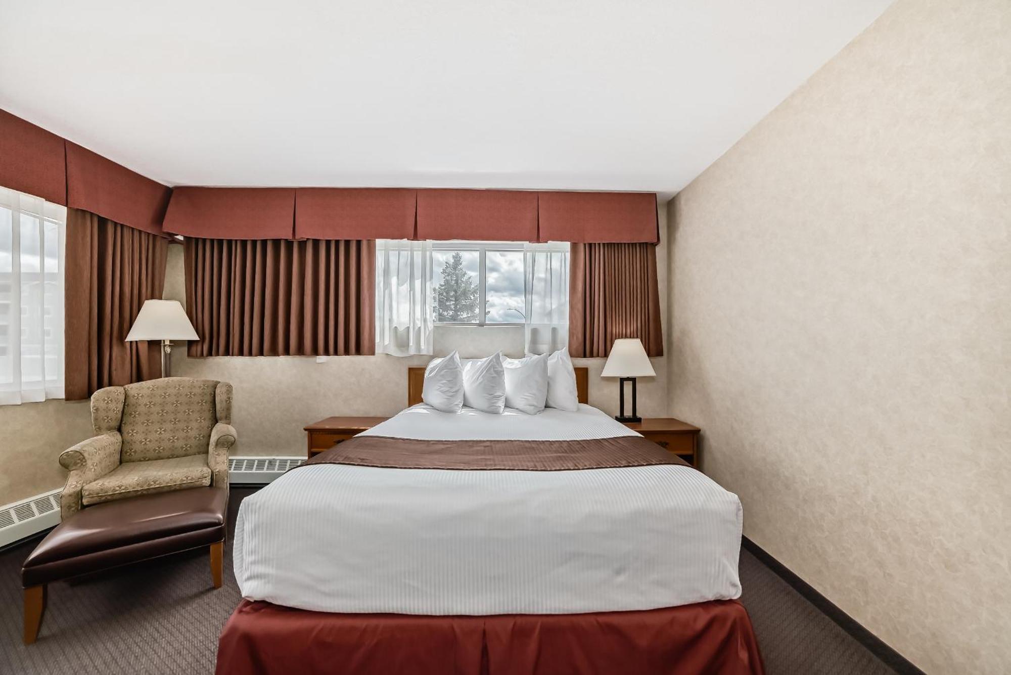 Stony Plain Inn & Suites 外观 照片