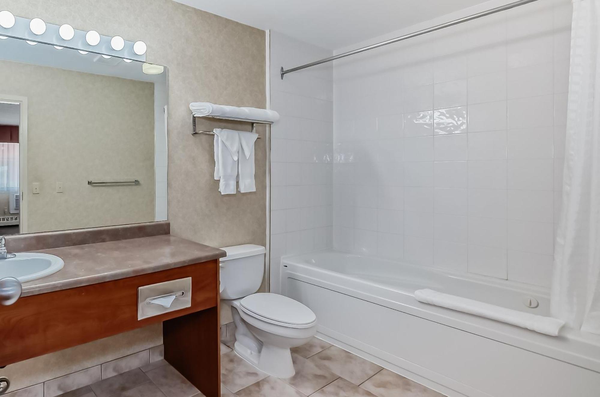 Stony Plain Inn & Suites 外观 照片