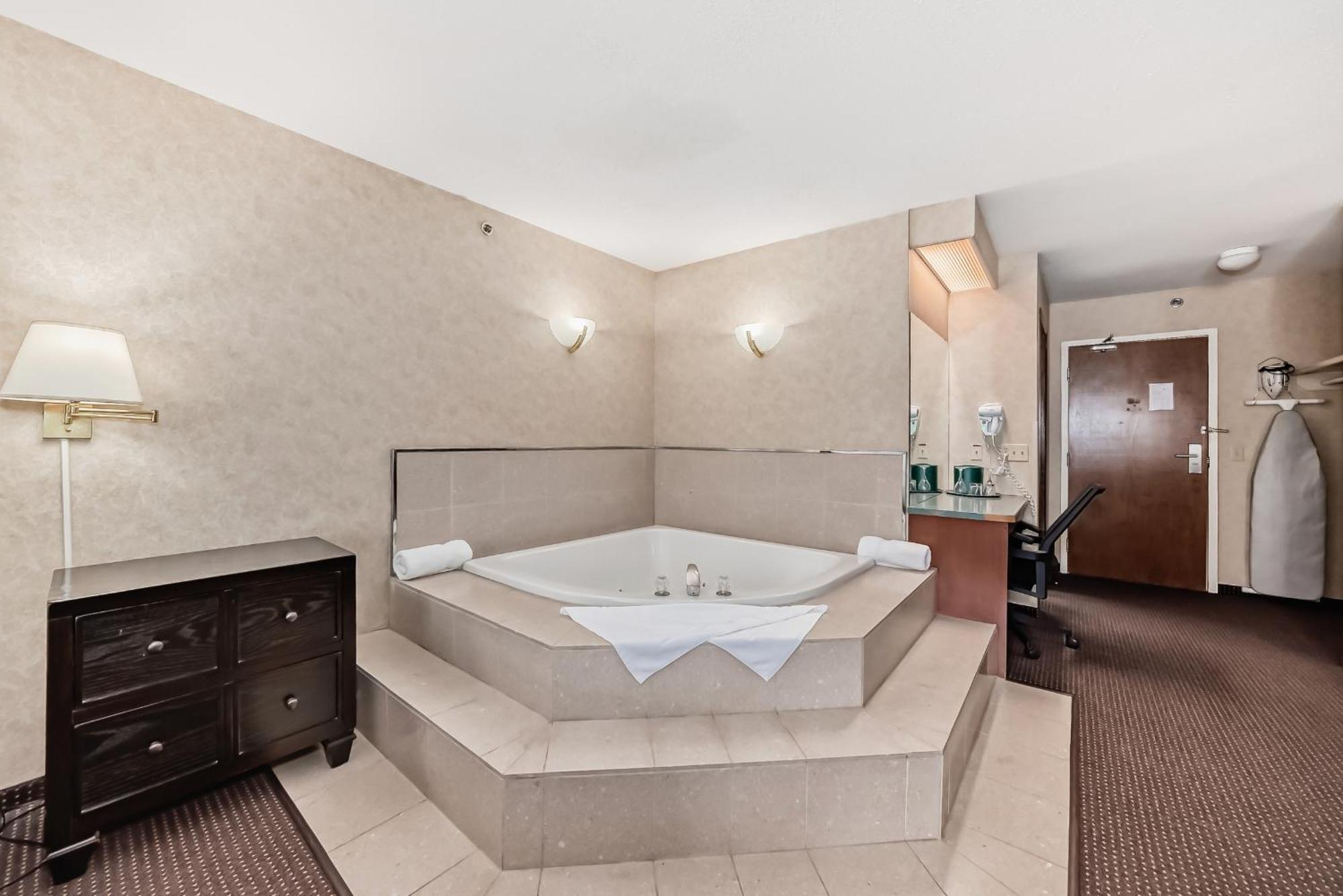 Stony Plain Inn & Suites 外观 照片