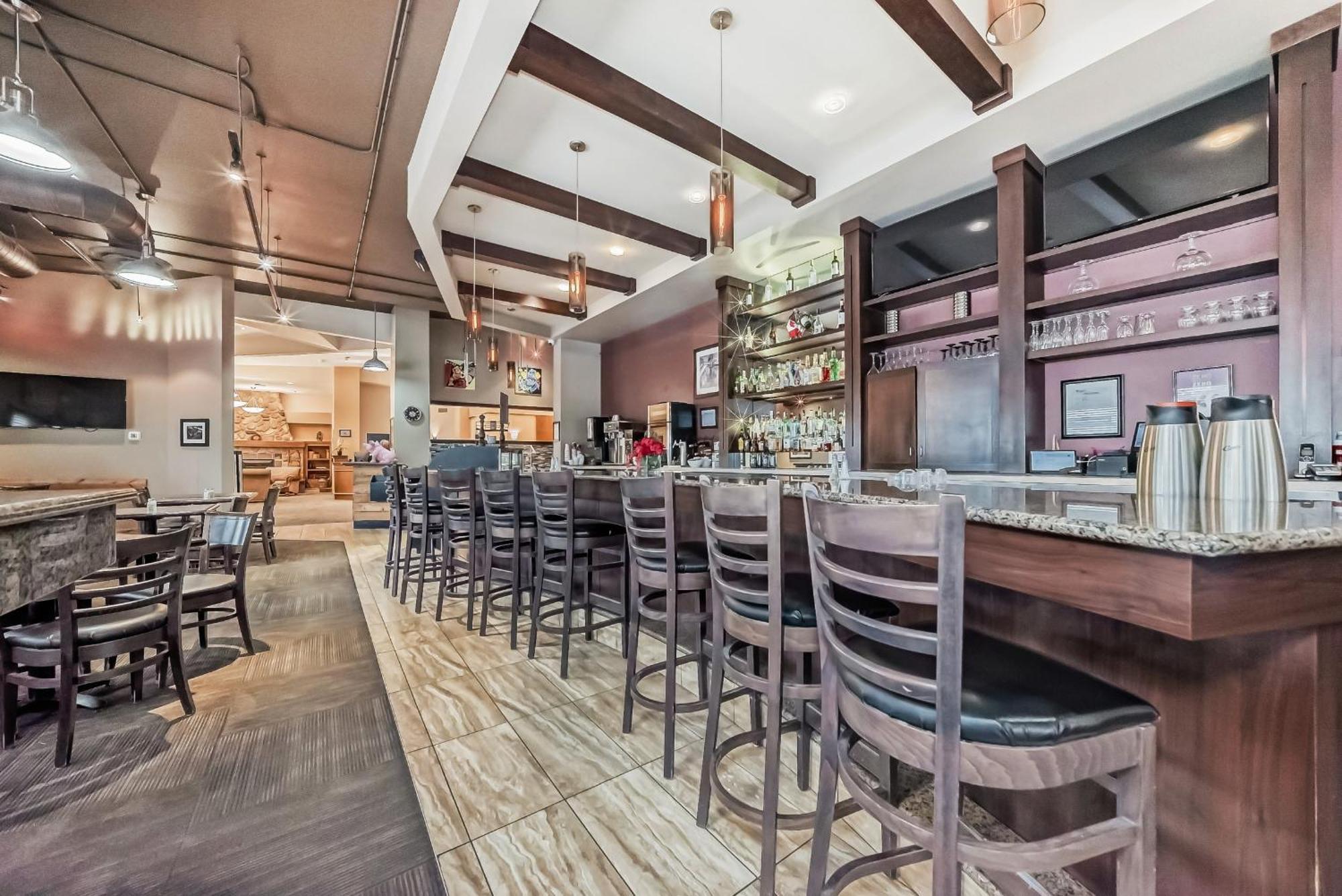 Stony Plain Inn & Suites 外观 照片