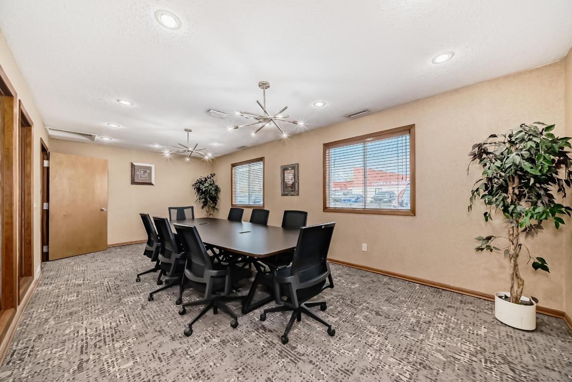 Stony Plain Inn & Suites 外观 照片