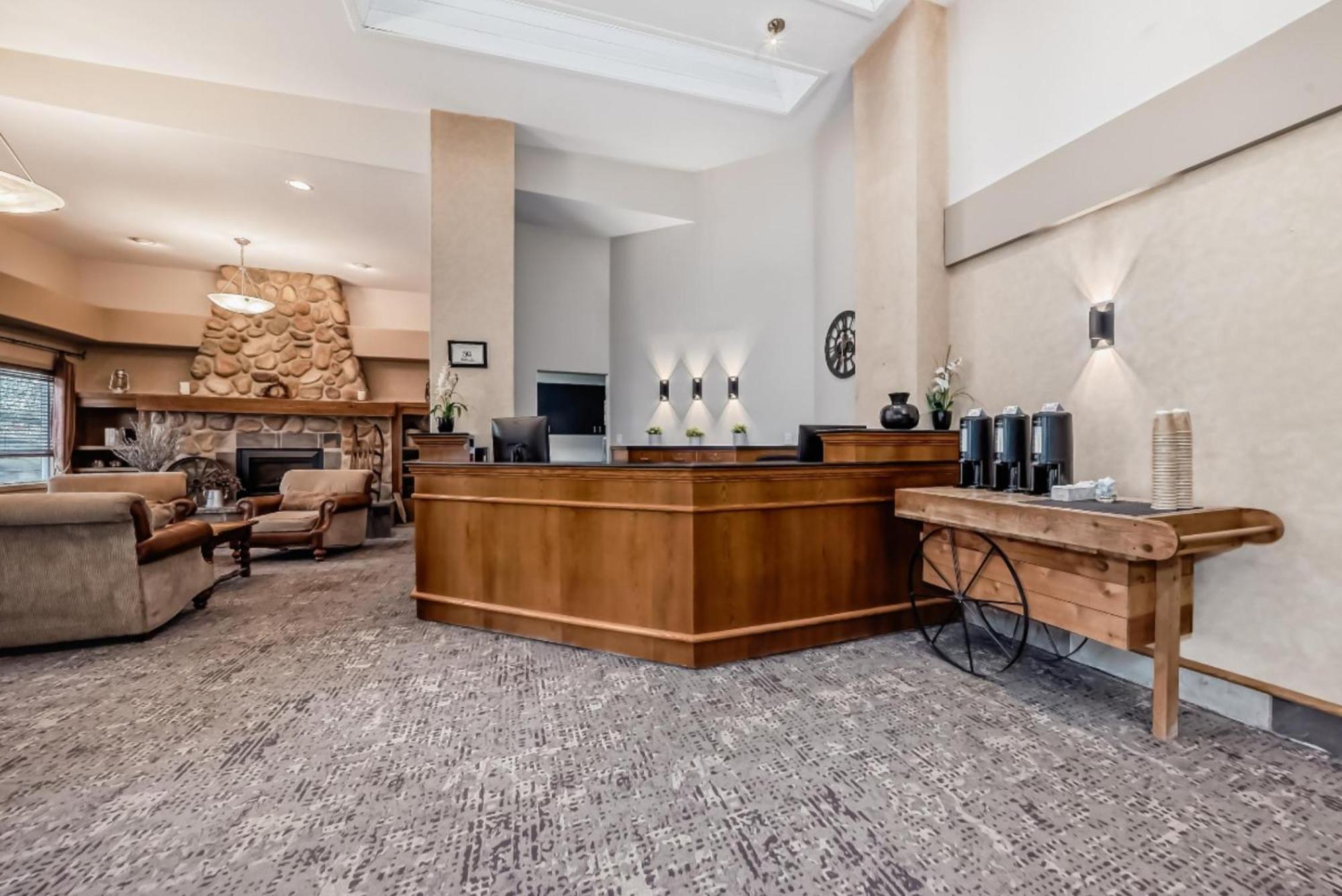 Stony Plain Inn & Suites 外观 照片
