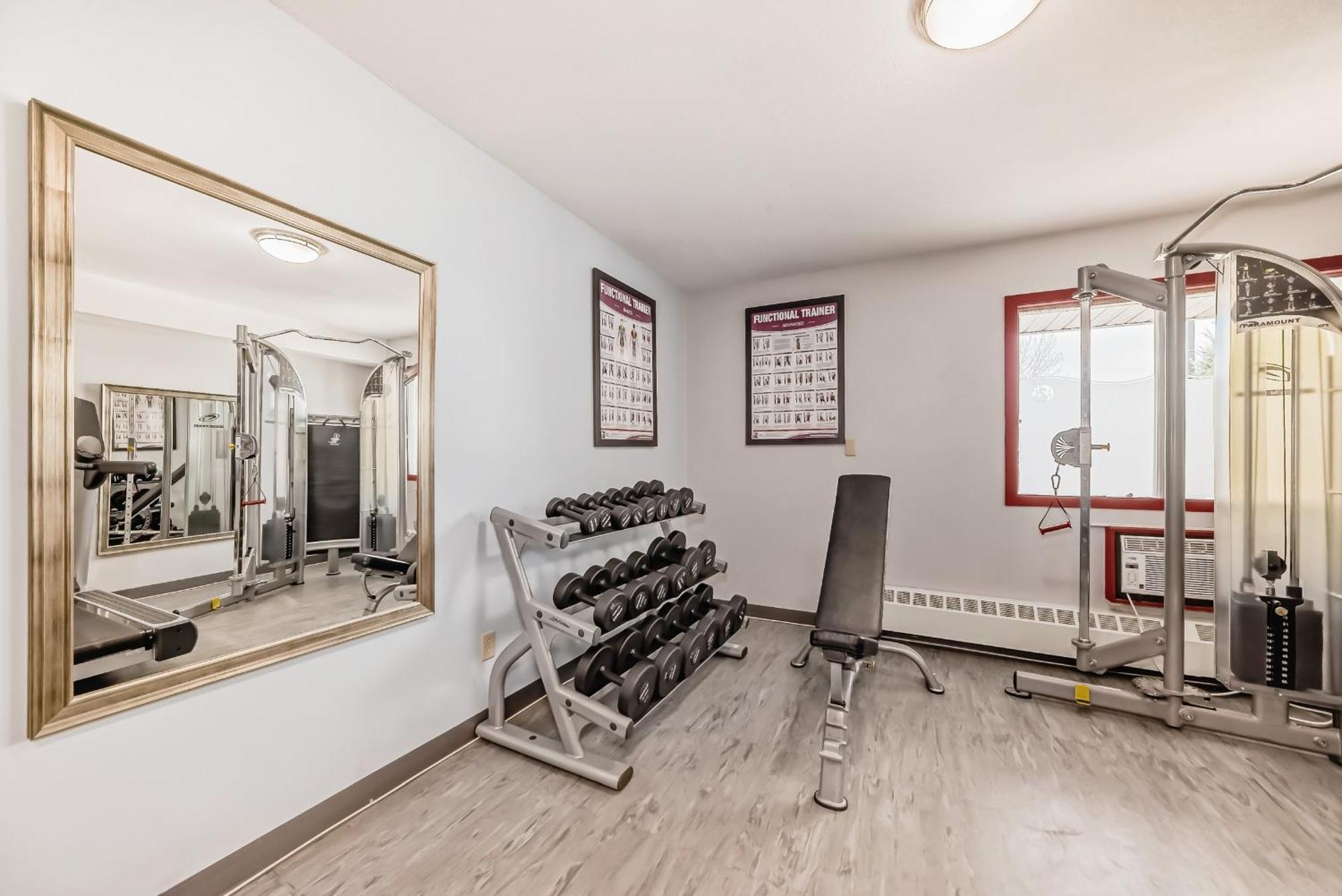 Stony Plain Inn & Suites 外观 照片