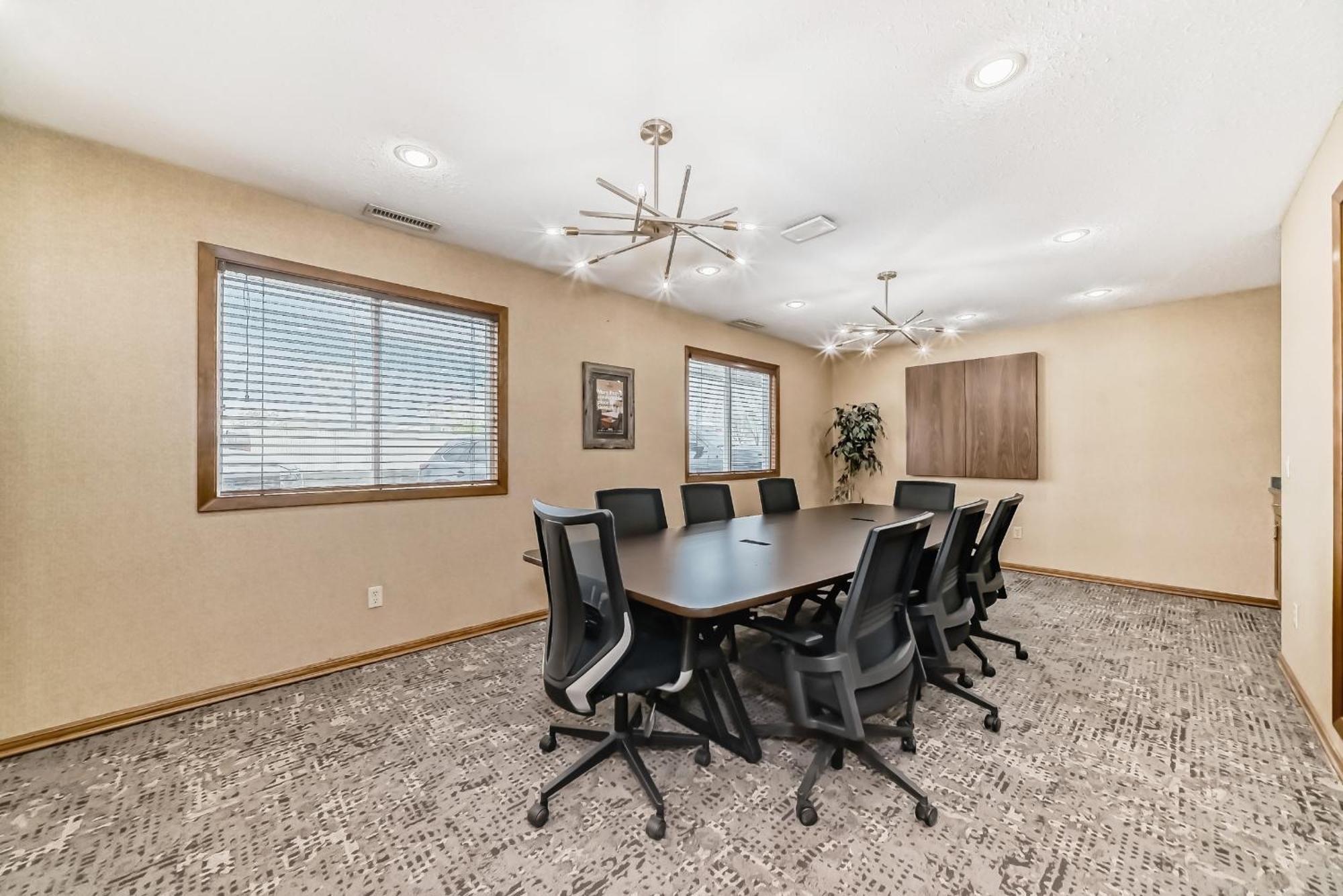 Stony Plain Inn & Suites 外观 照片