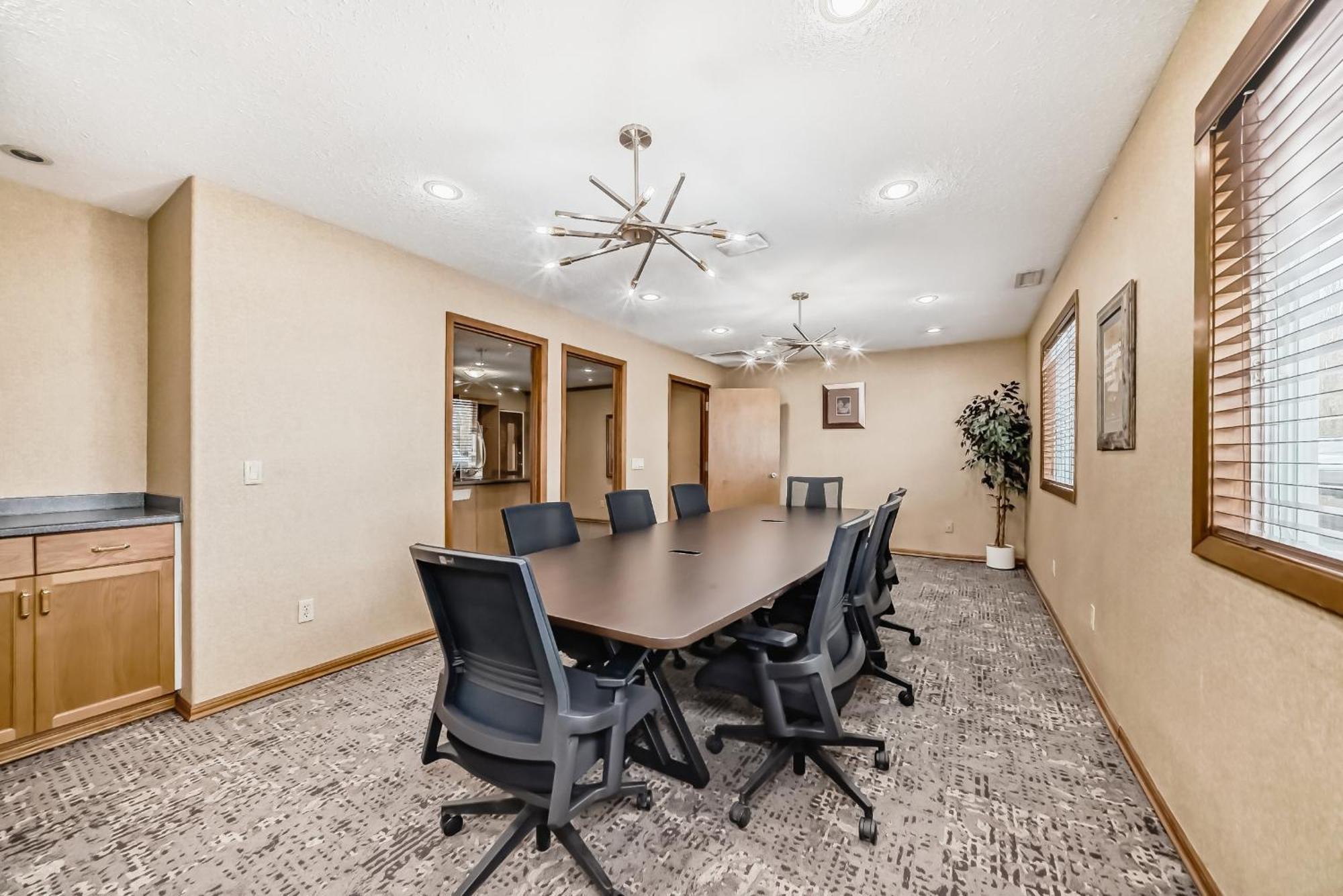 Stony Plain Inn & Suites 外观 照片