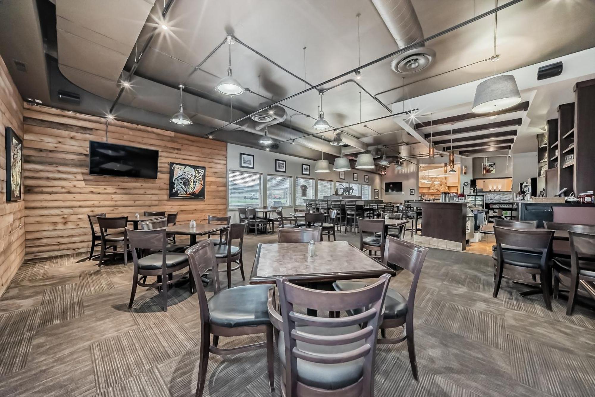 Stony Plain Inn & Suites 外观 照片
